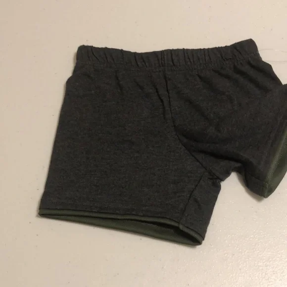 2 Garanimals Shorts 18 Months - Picture 9 of 12